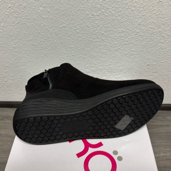 Ryka Noelle Women's Water-Repellent Boots - Picture 3 of 5